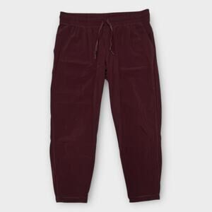 Lululemon Namaskar Crop in Garnet Drawstring Casual Athleisure Size 8